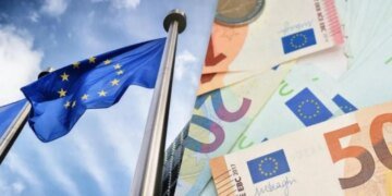 Деньги агрессора на защиту Украины: ЕС направил Украине четвертый транш из российских миллиардов