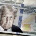 Даже свои против: американцы отвергли идею Трампа «увековечиться» на долларах