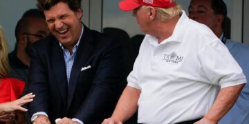 Бунт на корабле Трампа: Карлсон назвал президента «злом», и получил в ответ «дурака с низким IQ»