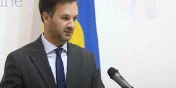 Дипломатический дзен: Киев не испугался резких заявлений Вэнса