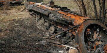 Российские оккупанты потеряли 1040 военнослужащих, 64 артиллерийские системы и почти 2250 БПЛА