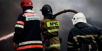 В Мелитополе после попадания горит подстанция: город частично обесточен