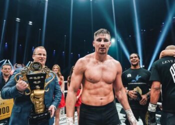 «Собираюсь снести ему голову»: голландский гигант перешел к угрозам в адрес Усика