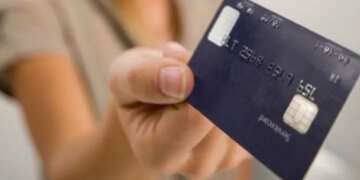 Блокировка карт в банке: Пенсионный фонд назвал причины и способы избежать этого