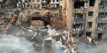 Массированная атака на Днепр: разрушены дома, есть погибшие. ФОТО