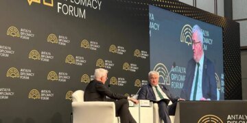 По данным разведки, Россия готовит до семи массированных атак ежемесячно — Андрей Сибига