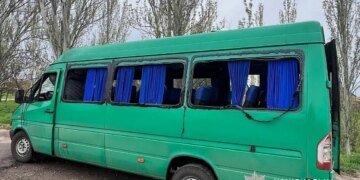 Российские войска обстреляли автобус в Днепропетровской области