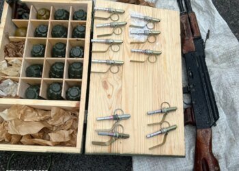 Сбежал из части и торговал оружием: на Харьковщине задержали военного