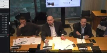 «Ходите, оглядывайтесь, особенно ты, лысый», — пранкер сорвал совещание россиян и вскрыл страшную военную тайну Кремля. ВИДЕО