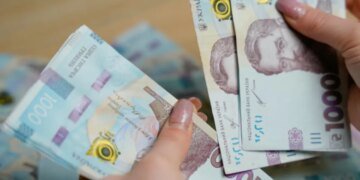 Деньги «зависли» на годы: сиротам выплатили помощь после иска прокуратуры