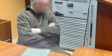 В Харьковской области девочку почти год насиловал мужчина, которого она считала своим дедушкой: дело передано в суд