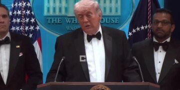 В Трампа стреляли: секунды между жизнью и смертью в отеле Hilton. ВИДЕО