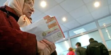 Годами платили лишнее: коммунальщиков заставили вернуть украинцам деньги