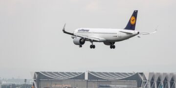 Дальние перелеты подорожали на $100 на человека из-за войны в Иране