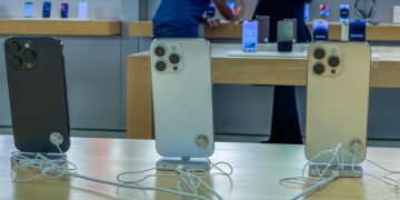 Владелец Цитруса: «Серые» iPhone сравнялись в цене с официально завезенными