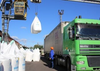 Азотный холдинг Фирташа запускает производство нового удобрения. Стоимость проекта – 10 млн грн