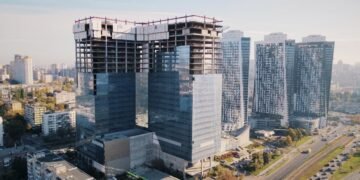 Недостроенный небоскреб Sky Towers в Киеве продали за 560 млн грн