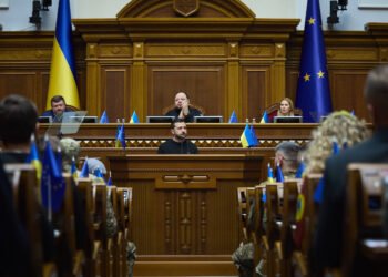 «У меня есть список». Рада должна принять 10 законопроектов для получения помощи – Зеленский