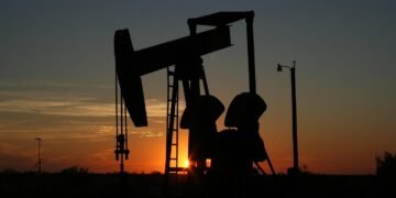 Bloomberg: Индия продолжит покупать много российской нефти, поскольку угроза санкций США угасает