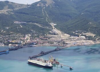 Reuters: главный нефтяной порт России на Черном море возобновил работу после ударов