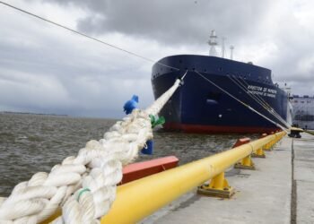 Россия ищет покупателей на свой подсанкционный газ: предлагает скидку 40% покупателям в Азии