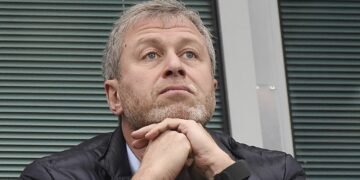 «Проект»: платежная сеть, созданная РФ для обхода санкций, может быть связана с Абрамовичем