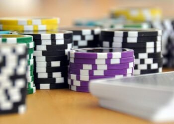 PlayCity забрал лицензию у Cosmolot и оштрафовал онлайн-казино на 12,9 млн грн