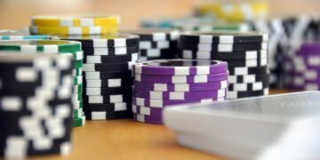 PlayCity забрал лицензию у Cosmolot и оштрафовал онлайн-казино на 12,9 млн грн