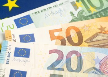 НБУ установил рекордный курс гривни к евро на 20 апреля