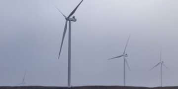 Евросоюз ускорит энергопереход в ответ на скачок цен на нефть