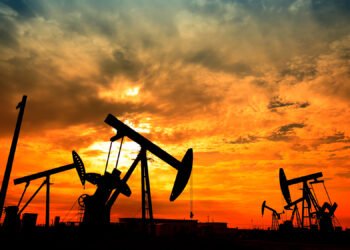 Кувейт объявил нефтяной форс-мажор из-за блокирования Ормузского пролива