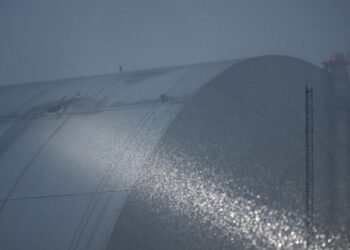 Украина получит 30 млн евро на начальные работы по восстановлению арки над ЧАЭС