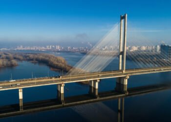 В Киеве планируют реконструкцию транспортного узла возле Южного моста