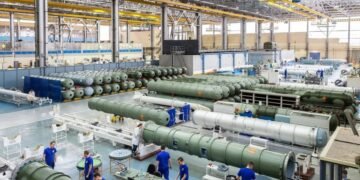 Украина расширила санкции против российского ВПК: в двух списках – 42 компании и 33 человека