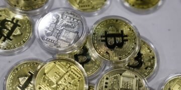 Биткоин подскочил выше $70 000 впервые с марта