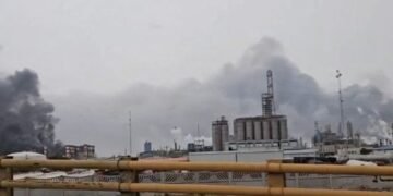 Крупнейший нефтехимический завод Ирана попал под удар Израиля