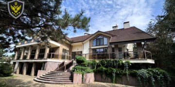 АРМА заявило о «посторонних лицах» в доме Захарченко, где ранее тайно жил экс-министр Галущенко