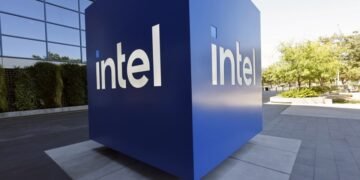 Акции Intel обновили максимум со времен доткомов