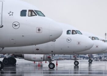 Bloomberg: ЕС готовит меры из-за риска дефицита авиатоплива