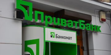 ПриватБанк запустил выездной сервис для военных и ветеранов. В декабре он попал в скандал