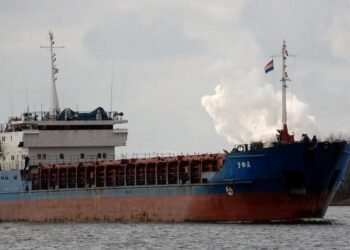 Bloomberg: Танкеры «теневого флота» РФ начали обходить шведские воды после проверок