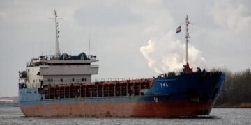 Bloomberg: Танкеры «теневого флота» РФ начали обходить шведские воды после проверок