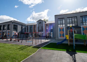 В Гостомеле отстроили школу, которая была разрушена в начале полномасштабной войны – фото