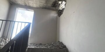 Новостройка на Лукьяновке устояла после попадания дрона