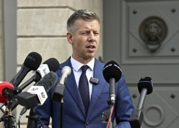 Bloomberg: Мадьяр хочет денег от ЕС, так как предвыборные расходы Орбана создали рекордный дефицит