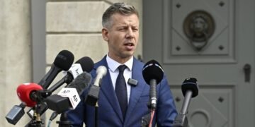 Bloomberg: Мадьяр хочет денег от ЕС, так как предвыборные расходы Орбана создали рекордный дефицит