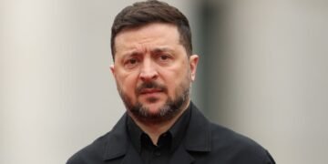 «Не заслуживает никакого смягчения санкций»: Зеленский отреагировал на ночную атаку РФ