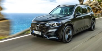 Вышел Mercedes GLB от €53,5 тыс.: 7 мест, 800 В зарядка и запас хода до 631 км