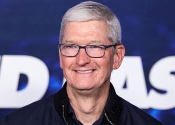 Apple готовит 4 варианте умных очков для конкуренции с Ray-Ban Meta