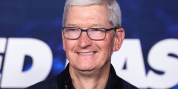 Apple готовит 4 варианте умных очков для конкуренции с Ray-Ban Meta